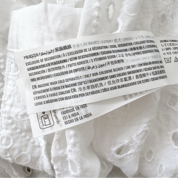 New! ABERCROMBIE • Short-Sleeve Cropped Schiffli Shirt in White - Picture 12 of 14